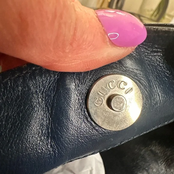 Gucci Elegant Black Patent Leather Bag with Bamboo Handle - Picture 16 of 16